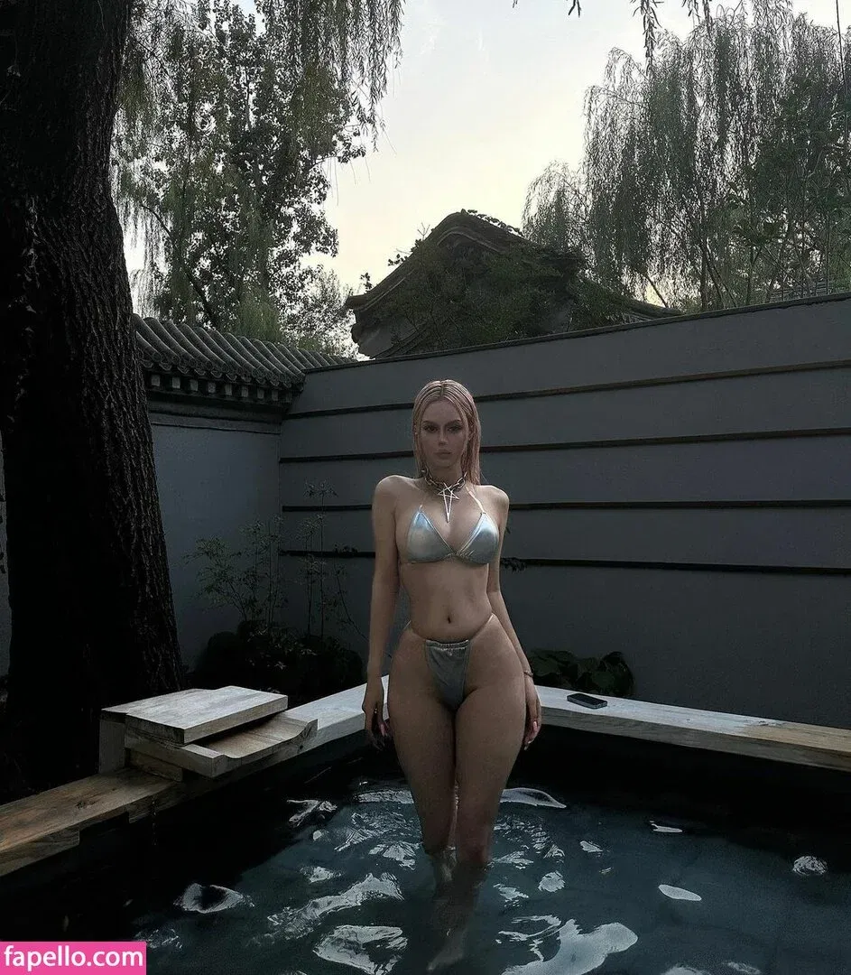 zmeixio Onlyfans Photo Gallery 