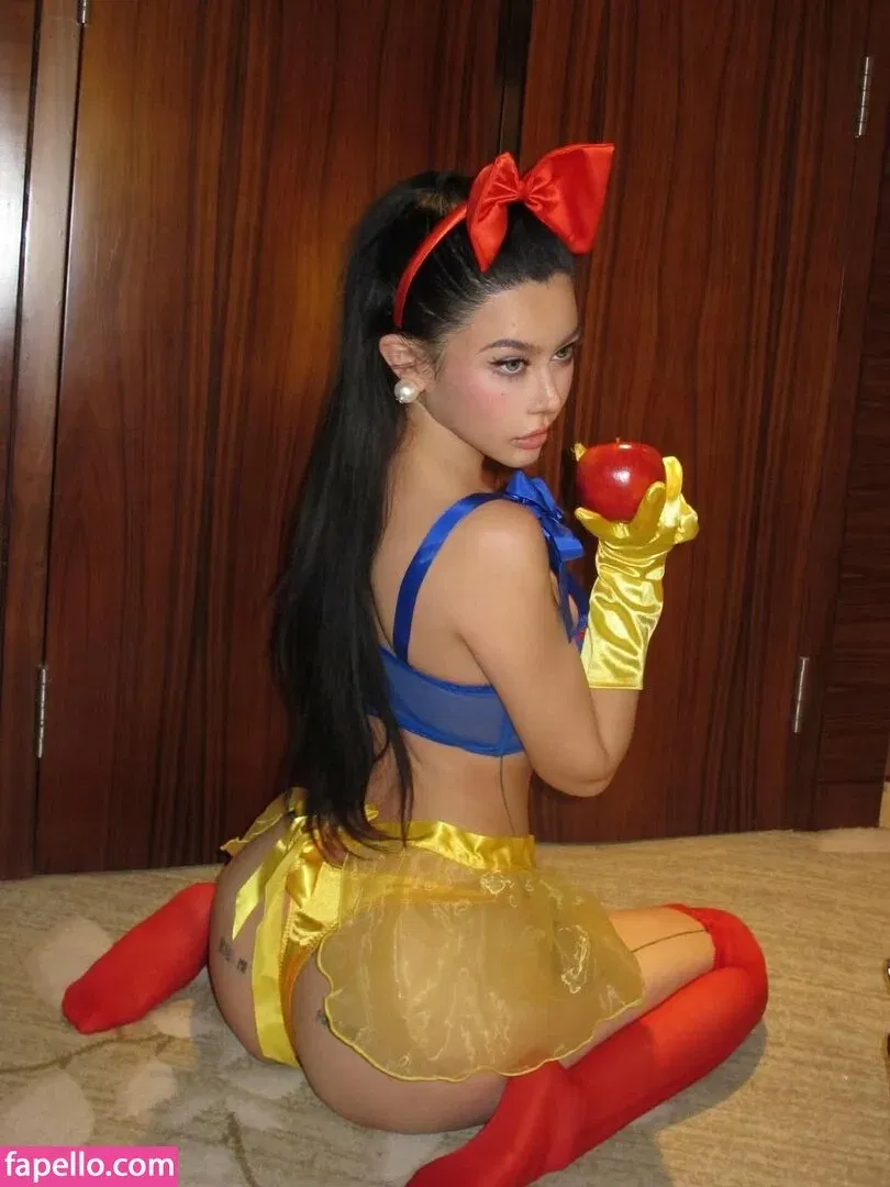 zmeixio Onlyfans Photo Gallery 