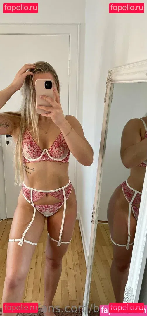 belittleee Onlyfans Photo Gallery 