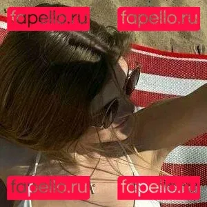 elisenextdoor Onlyfans Photo Gallery 