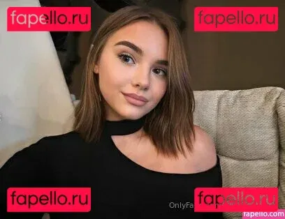 elisenextdoor Onlyfans Photo Gallery 