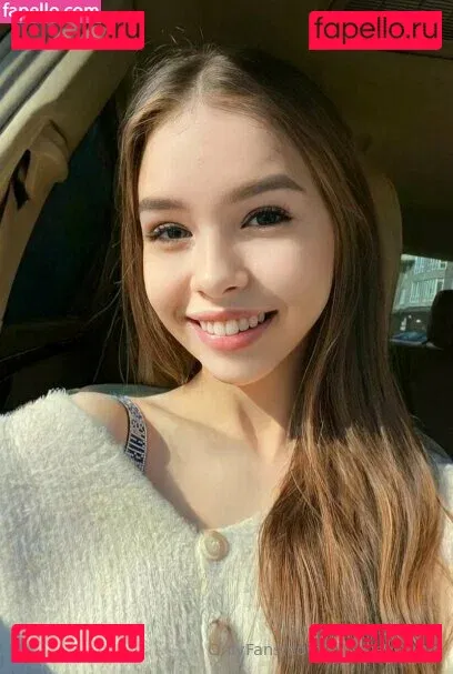 elisenextdoor Onlyfans Photo Gallery 