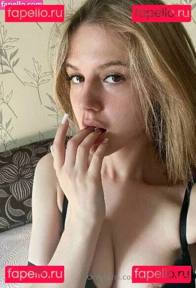 elisenextdoor Onlyfans Photo Gallery 