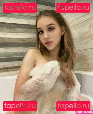 elisenextdoor Onlyfans Photo Gallery 