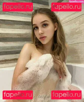 elisenextdoor Onlyfans Photo Gallery 