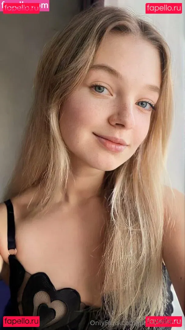 elisenextdoor Onlyfans Photo Gallery 