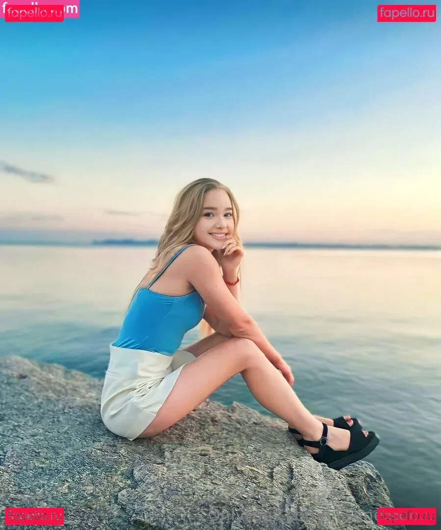 elisenextdoor Onlyfans Photo Gallery 