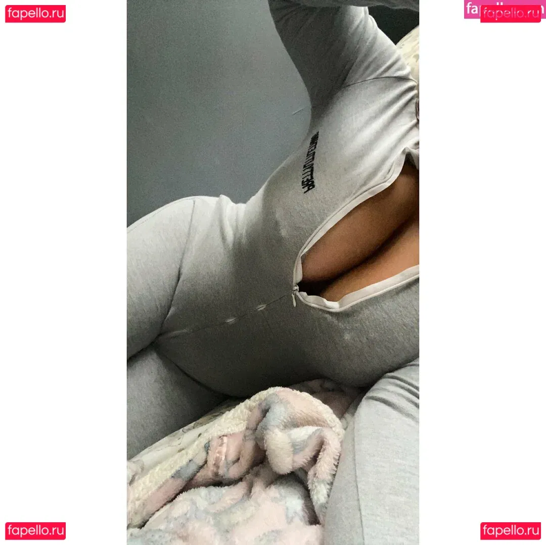 Littlemissdoubleg Onlyfans Photo Gallery 