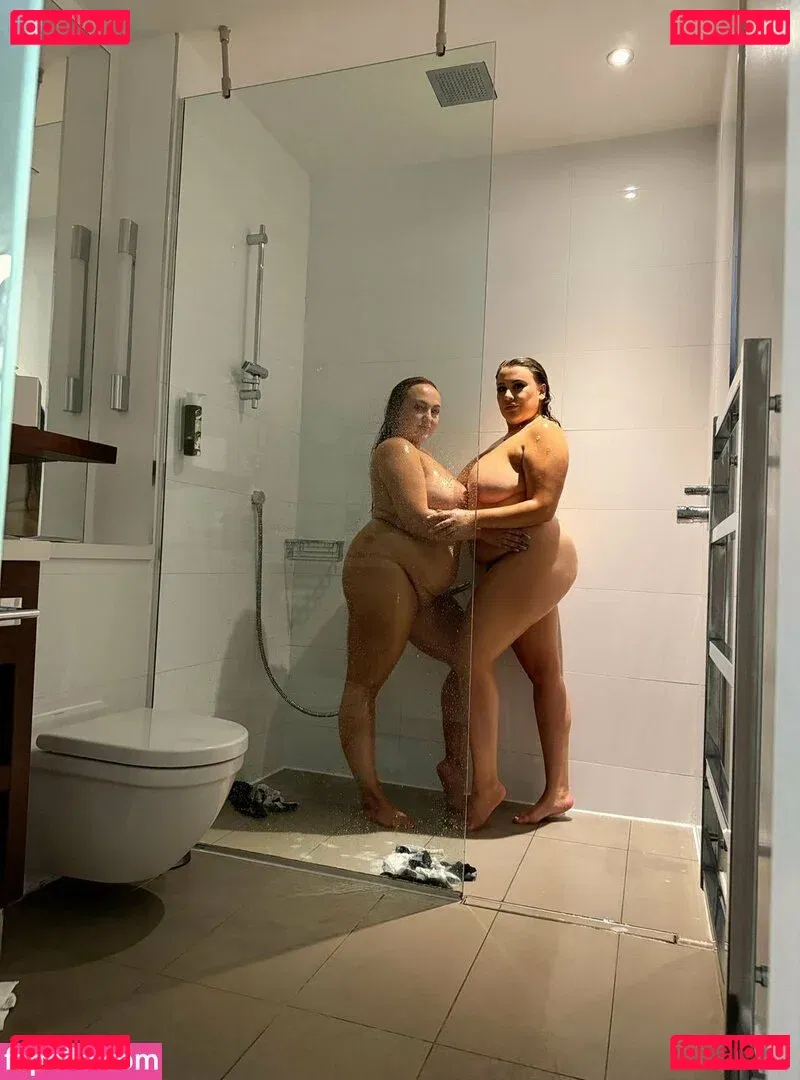 Littlemissdoubleg Onlyfans Photo Gallery 