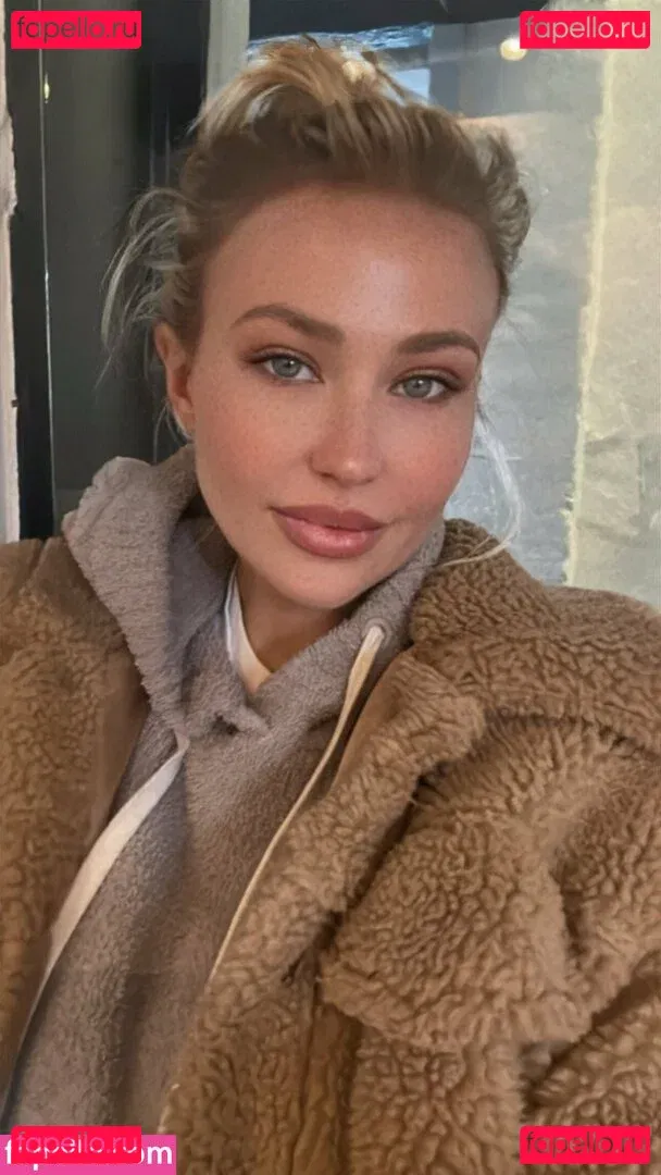 sophiereadeofficial Onlyfans Photo Gallery 