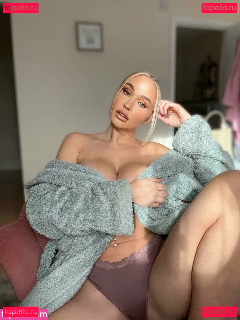 sophiereadeofficial Onlyfans Photo Gallery 