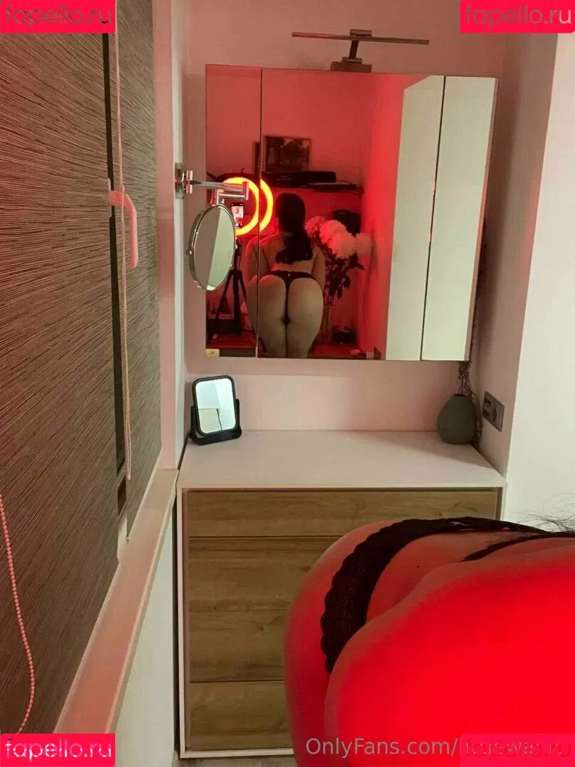 littlewaiifu Onlyfans Photo Gallery 