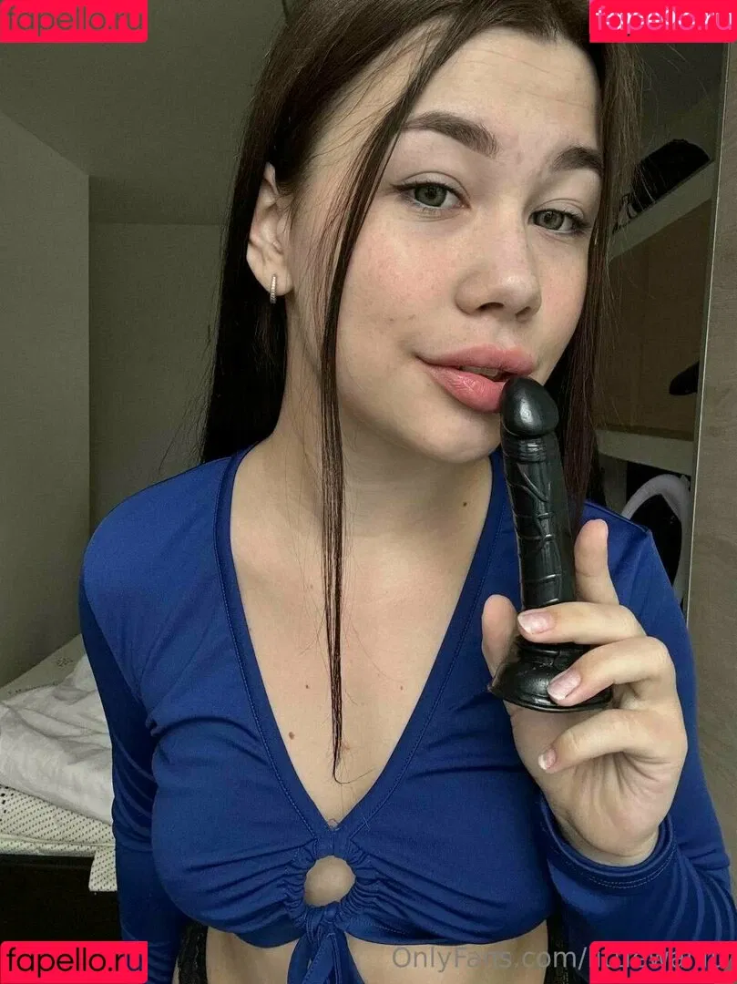 littlewaiifu Onlyfans Photo Gallery 