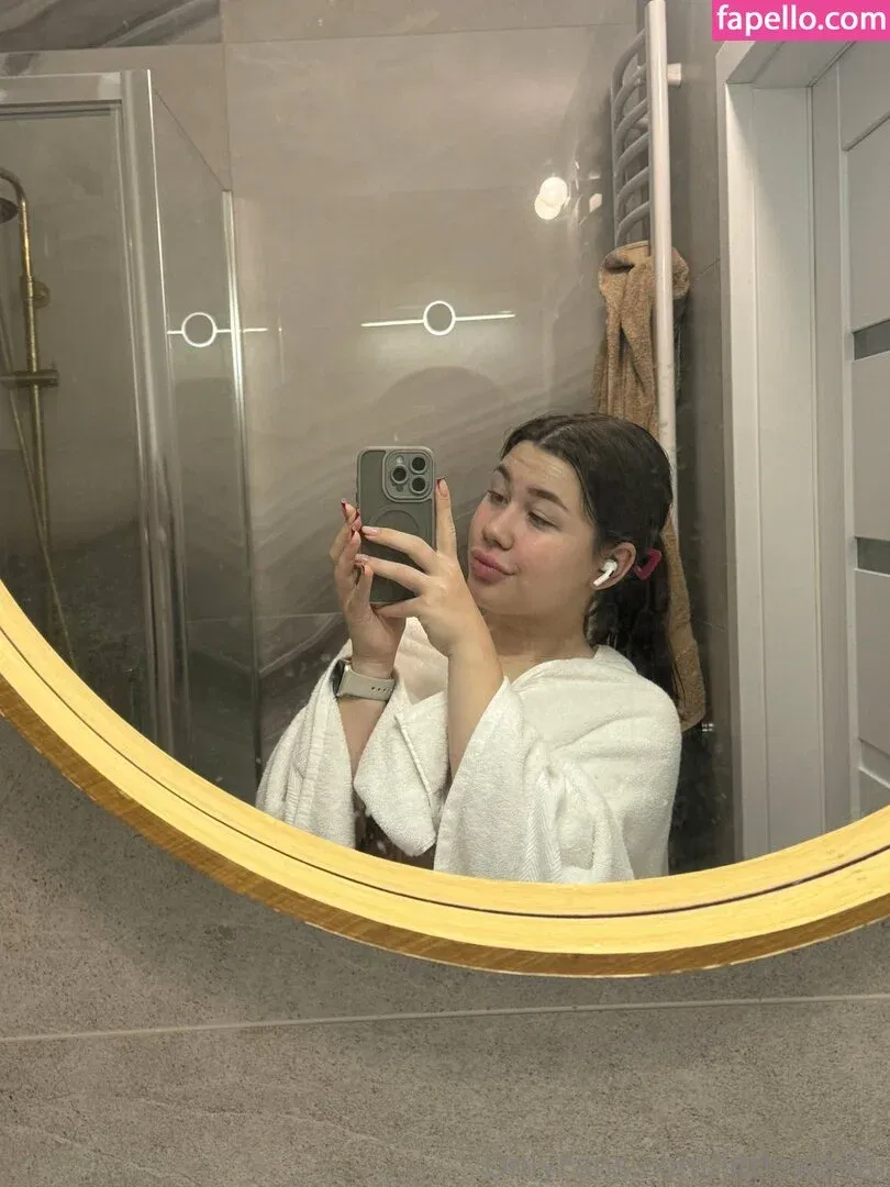 littlewaiifu Onlyfans Photo Gallery 