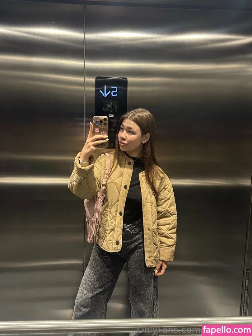 littlewaiifu Onlyfans Photo Gallery 