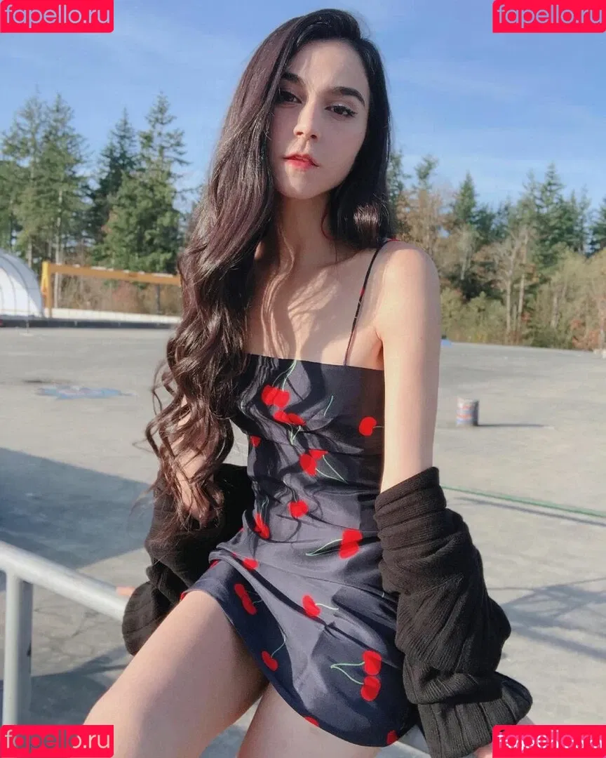 Midna Onlyfans Photo Gallery 