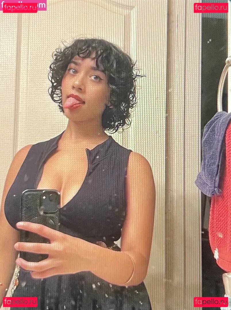 Midna Onlyfans Photo Gallery 