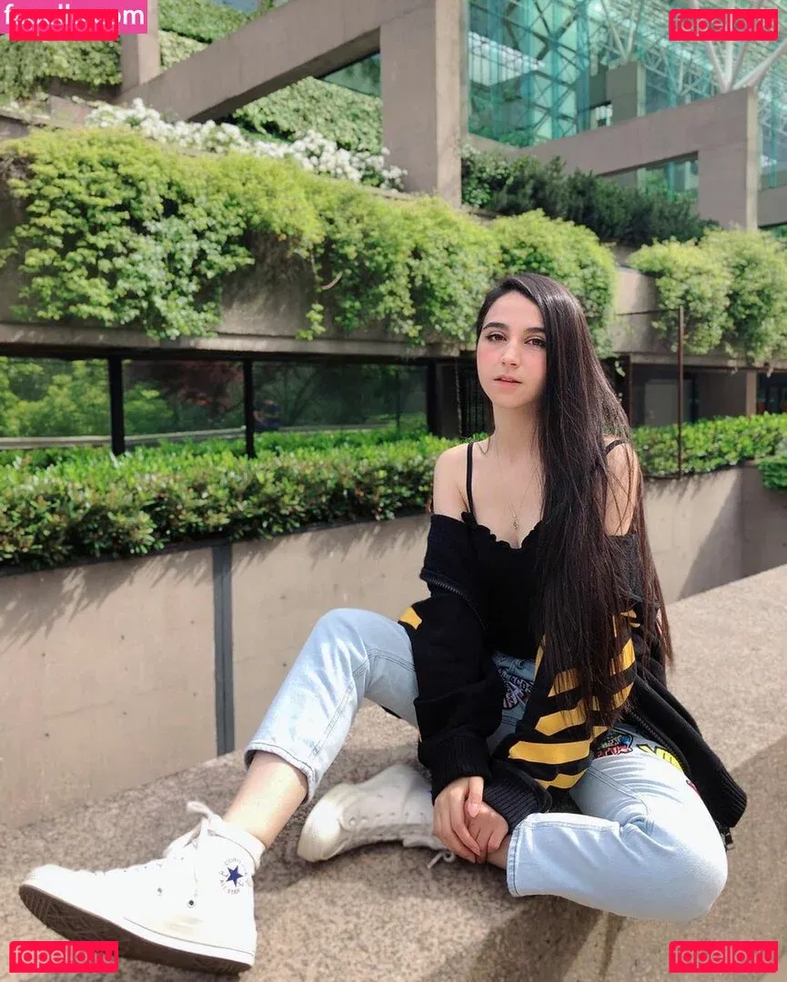 Midna Onlyfans Photo Gallery 