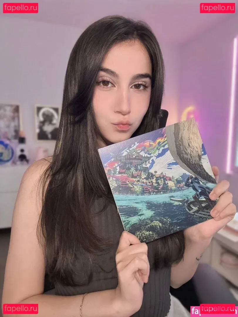 Midna Onlyfans Photo Gallery 