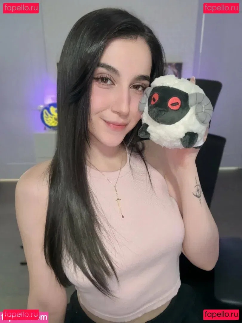 Midna Onlyfans Photo Gallery 