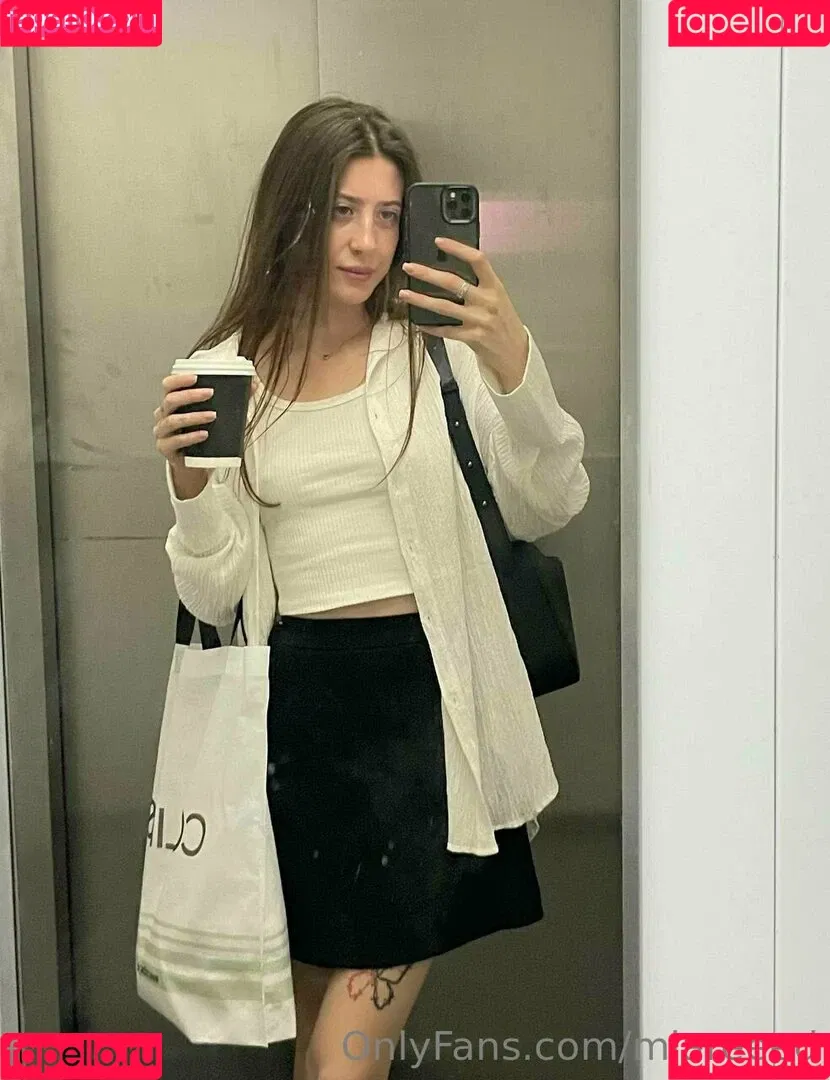 miareeed Onlyfans Photo Gallery 