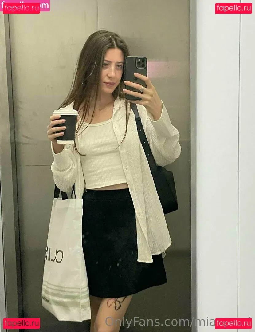 miareeed Onlyfans Photo Gallery 