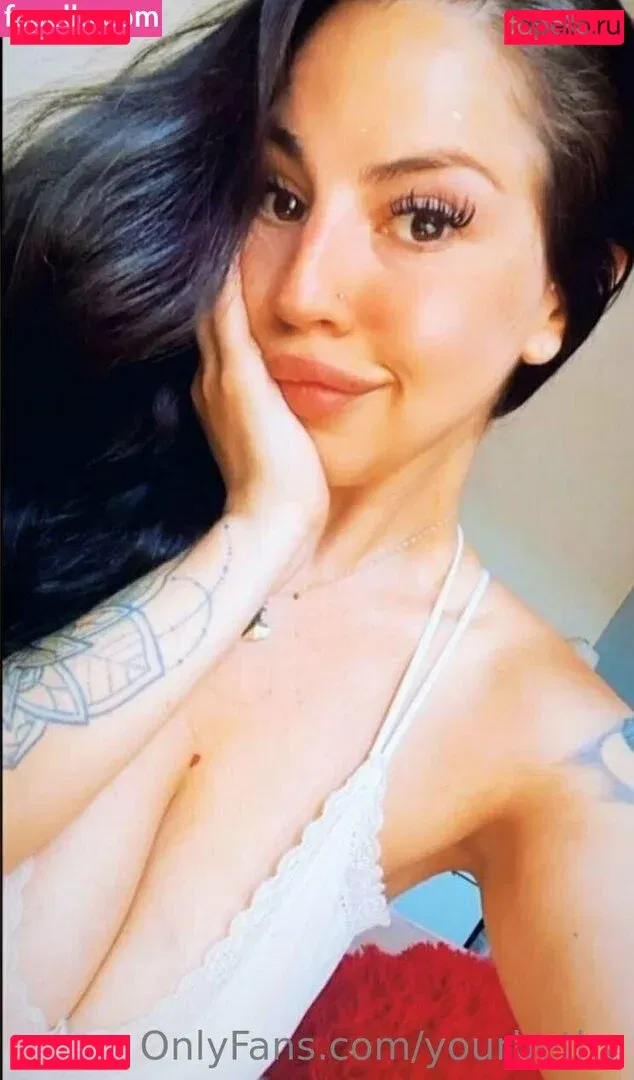 yourbethy Onlyfans Photo Gallery 