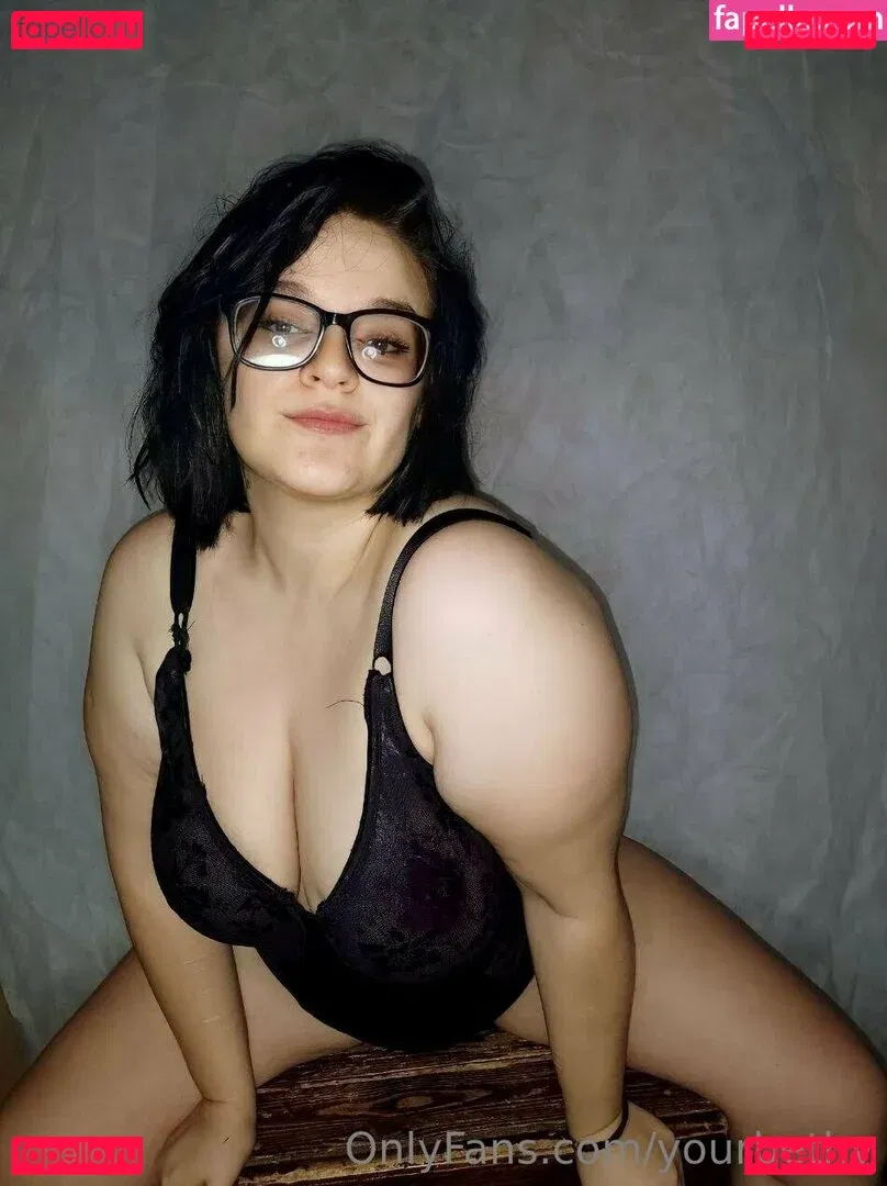 yourbethy Onlyfans Photo Gallery 