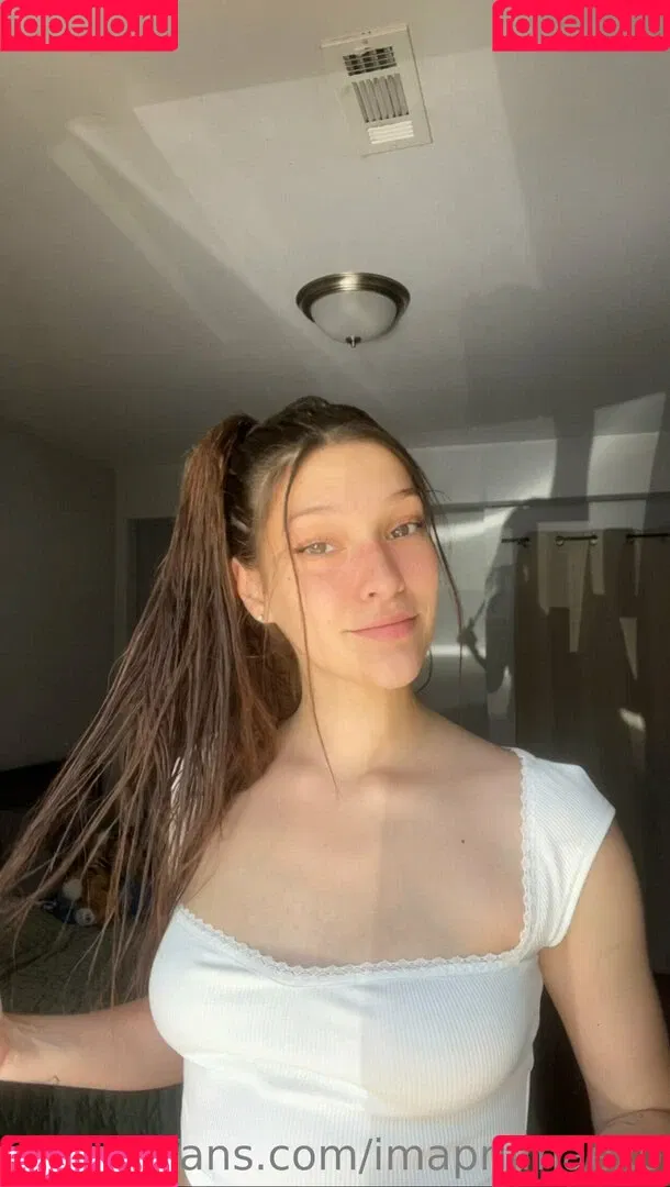 Imaprilmaexo Onlyfans Photo Gallery 