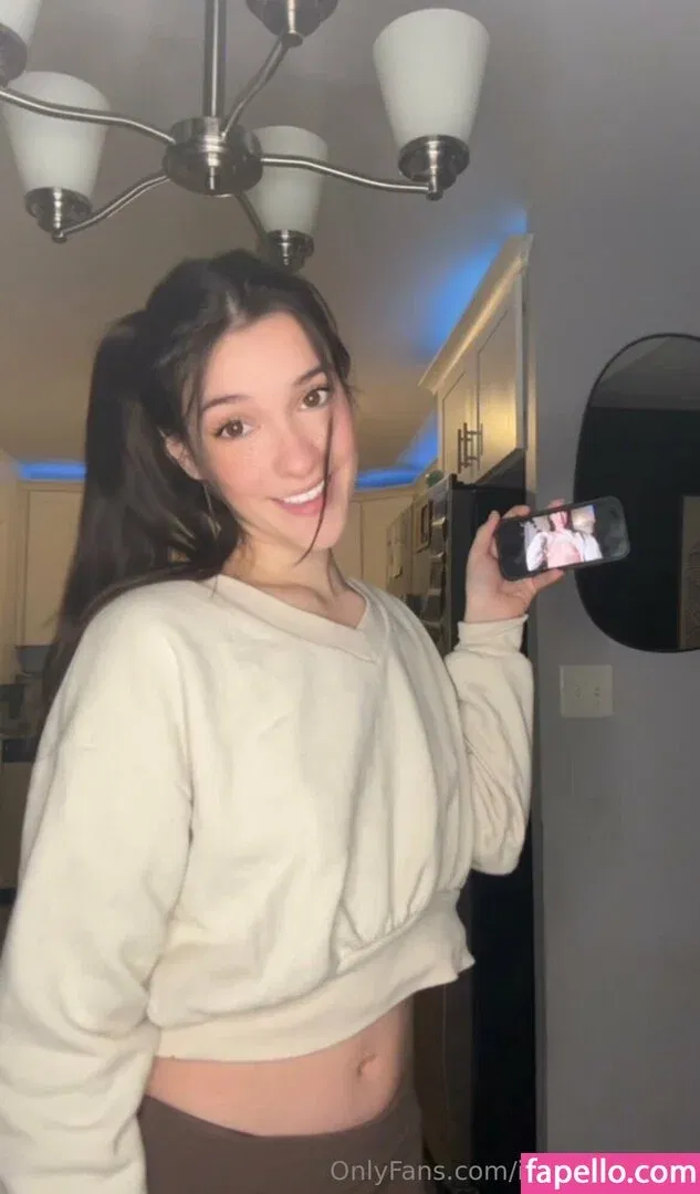 Imaprilmaexo Onlyfans Photo Gallery 