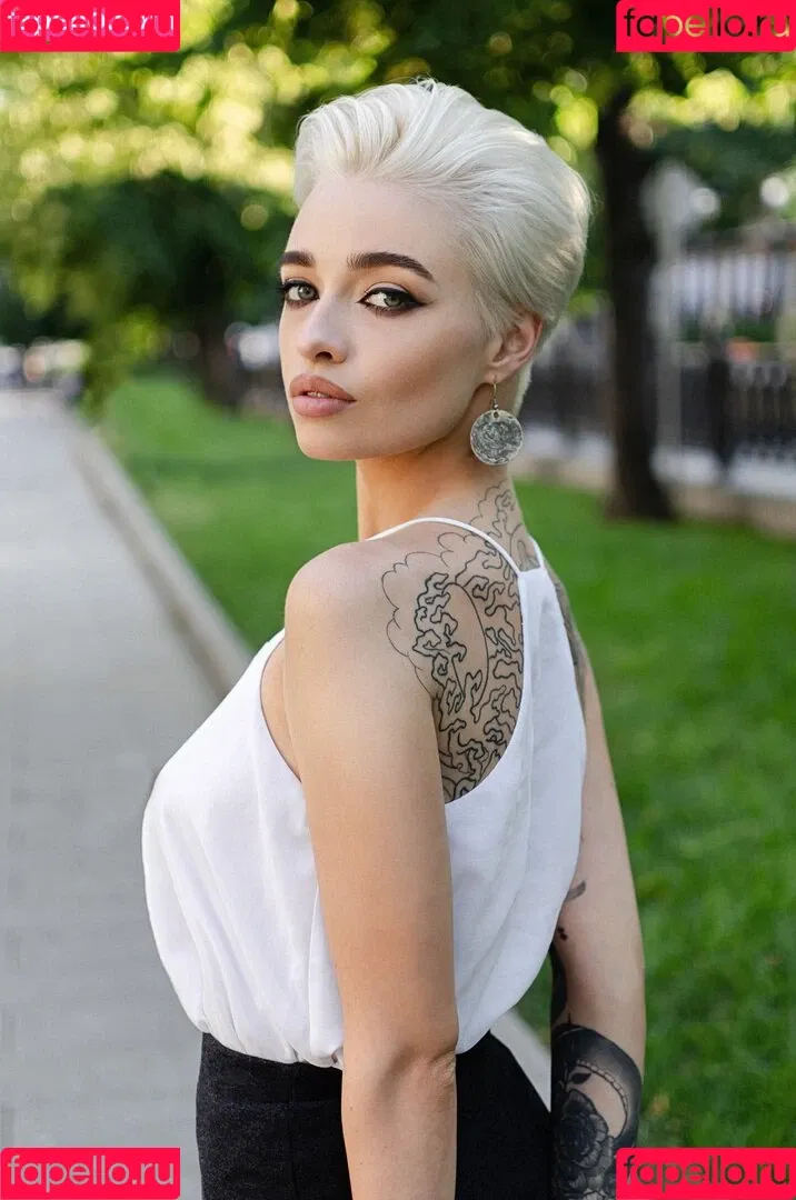 farruhhhamraeva Onlyfans Photo Gallery 