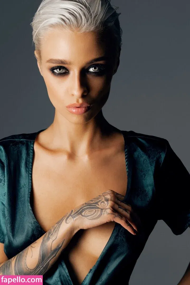 farruhhhamraeva Onlyfans Photo Gallery 