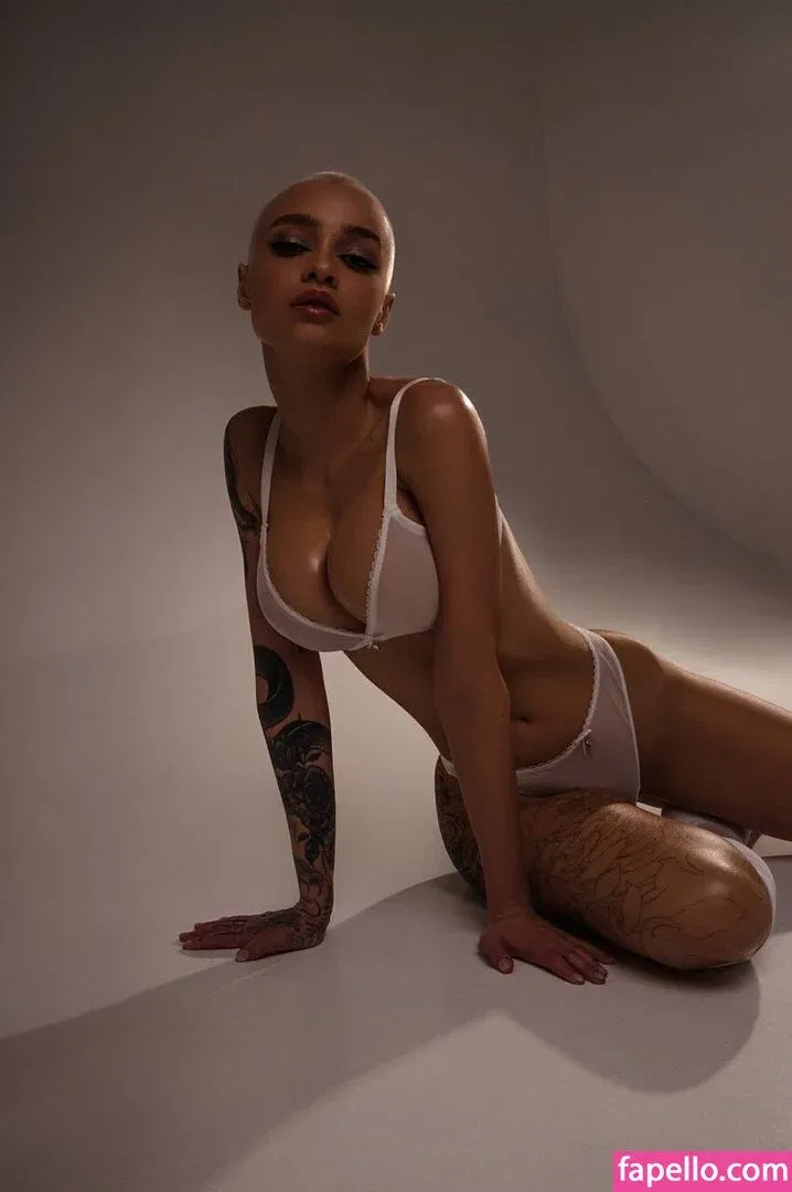 farruhhhamraeva Onlyfans Photo Gallery 