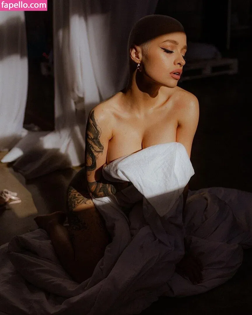 farruhhhamraeva Onlyfans Photo Gallery 