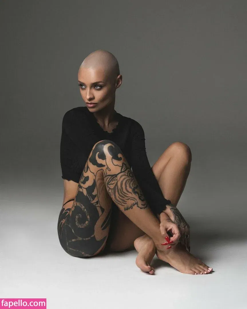 farruhhhamraeva Onlyfans Photo Gallery 