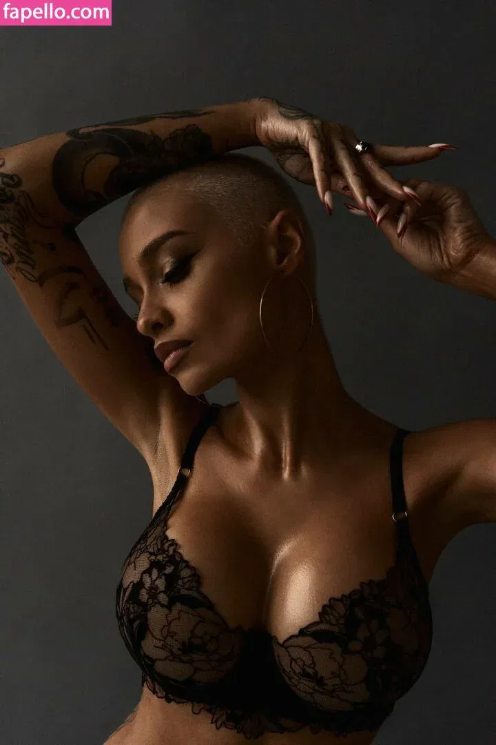 farruhhhamraeva Onlyfans Photo Gallery 