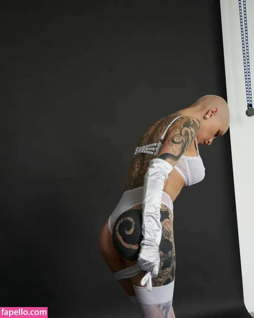 farruhhhamraeva Onlyfans Photo Gallery 