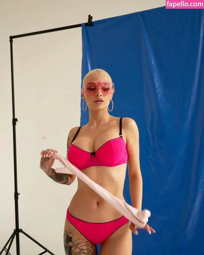 farruhhhamraeva Onlyfans Photo Gallery 