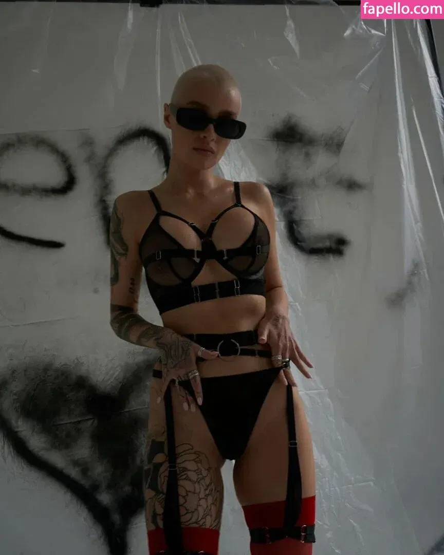 farruhhhamraeva Onlyfans Photo Gallery 