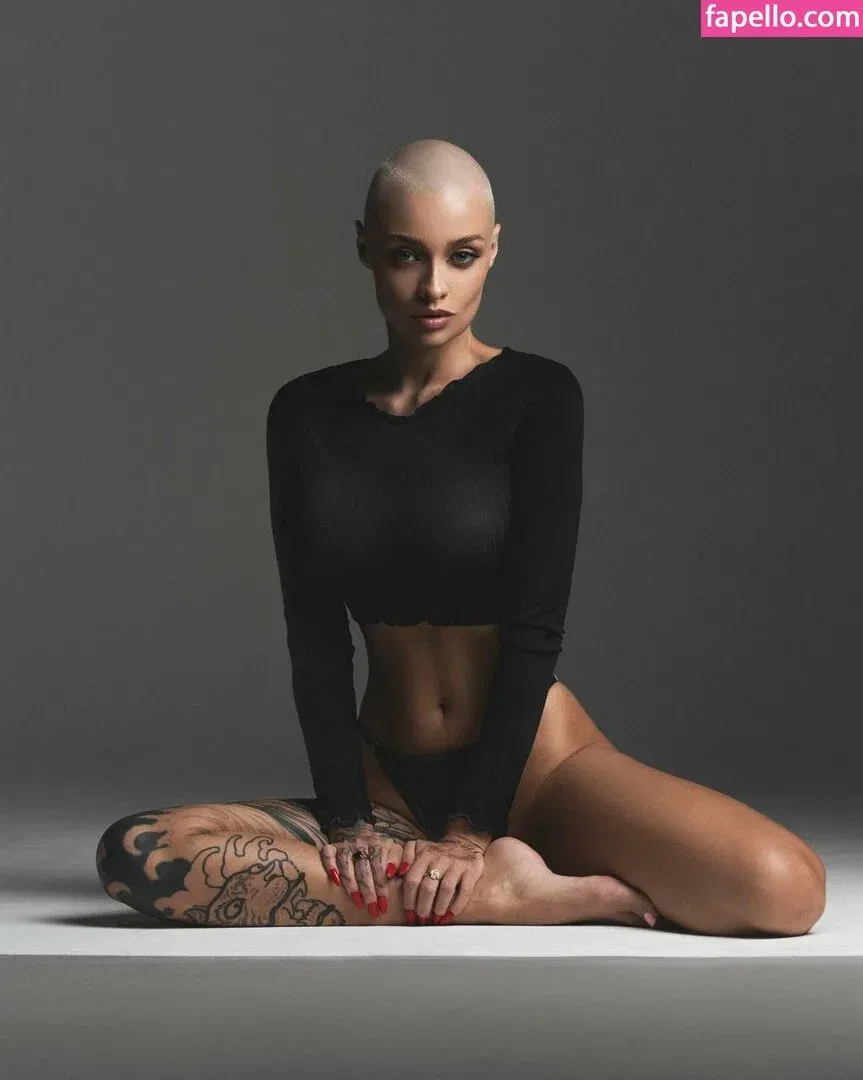 farruhhhamraeva Onlyfans Photo Gallery 