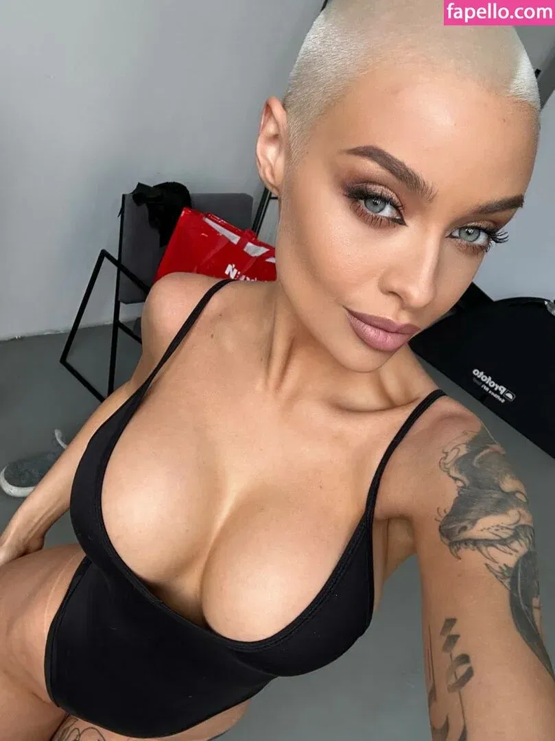 farruhhhamraeva Onlyfans Photo Gallery 