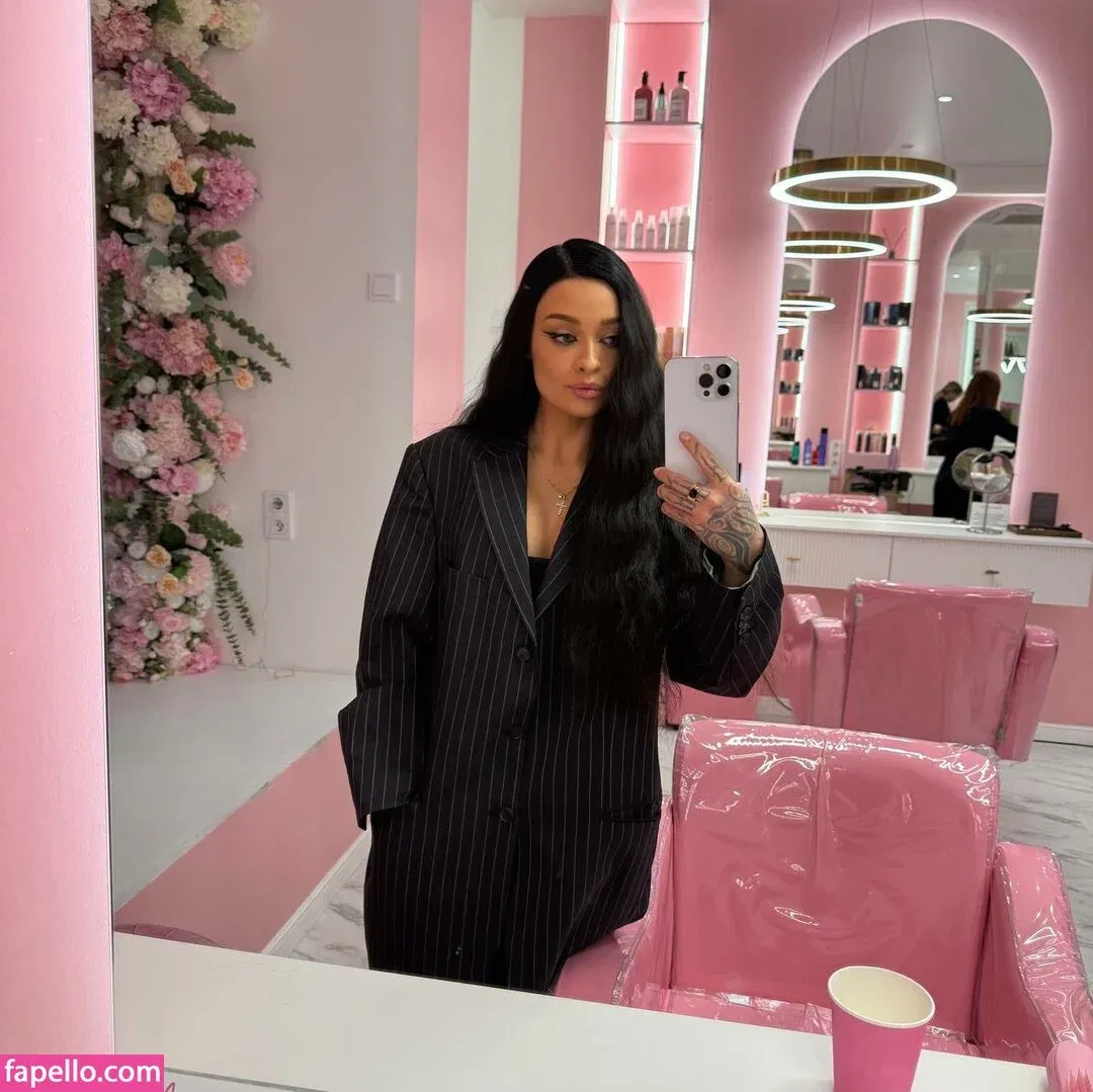 farruhhhamraeva Onlyfans Photo Gallery 