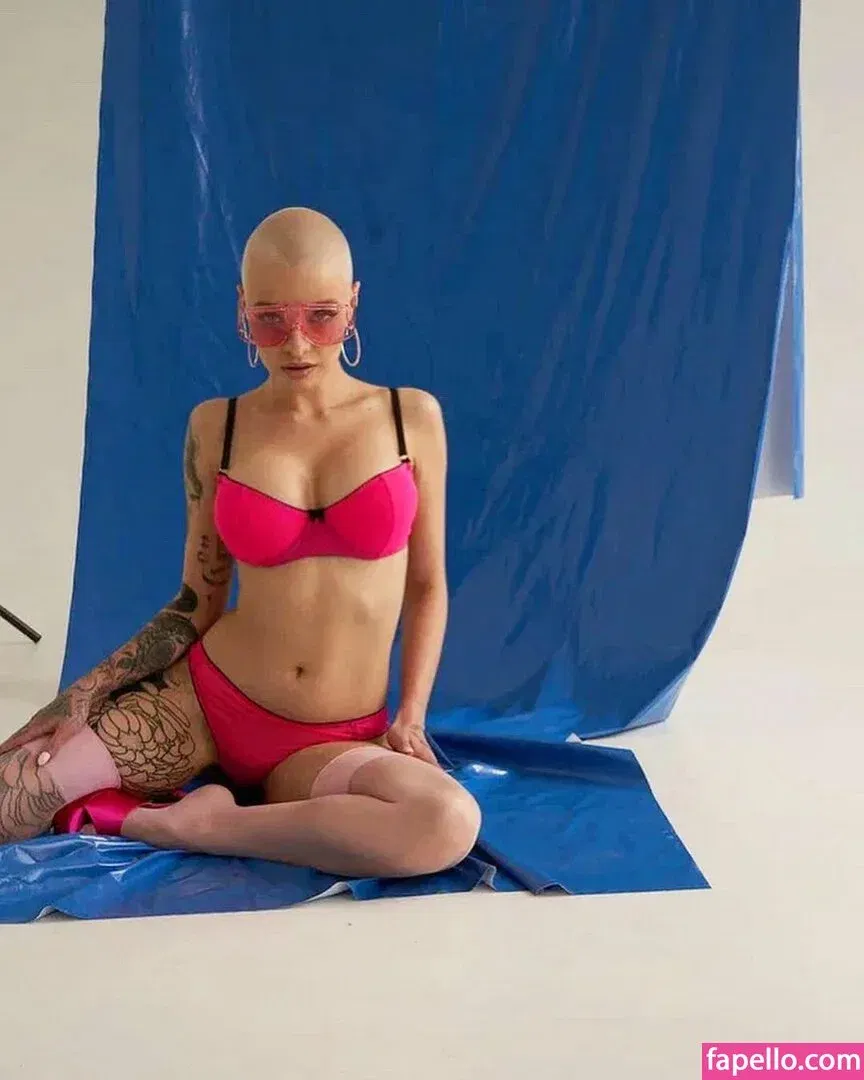 farruhhhamraeva Onlyfans Photo Gallery 