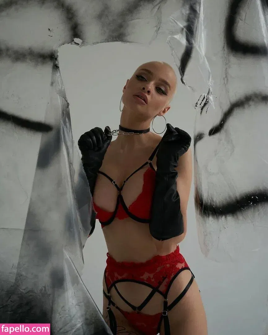 farruhhhamraeva Onlyfans Photo Gallery 