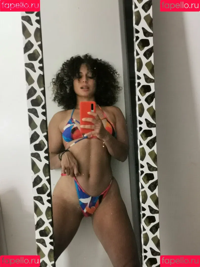 Soft Peach Yoga Onlyfans Photo Gallery 