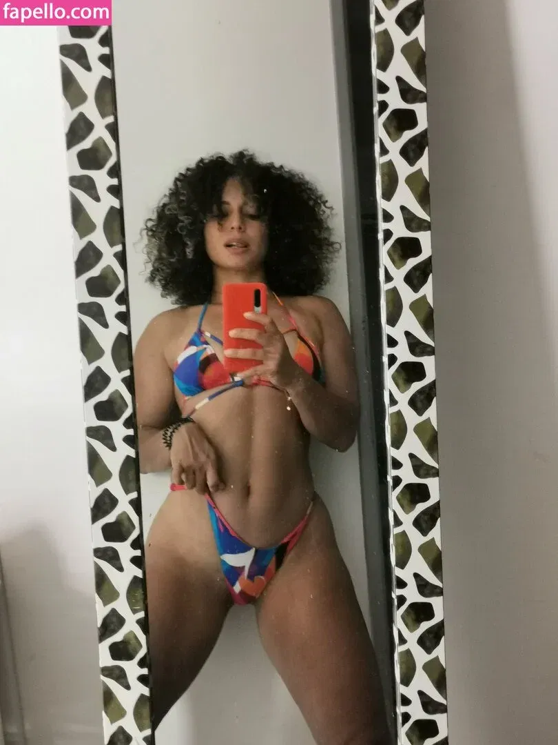 Soft Peach Yoga Onlyfans Photo Gallery 