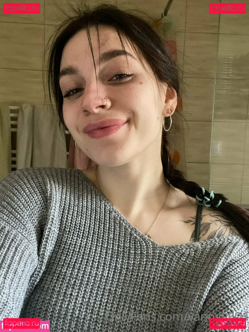 Valeri Catwoman Onlyfans Photo Gallery 