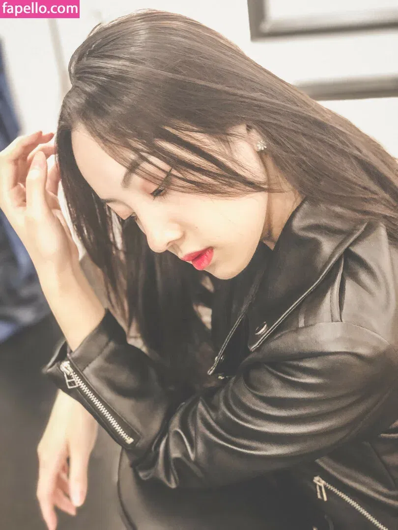 Qinweiyingjie Onlyfans Photo Gallery 