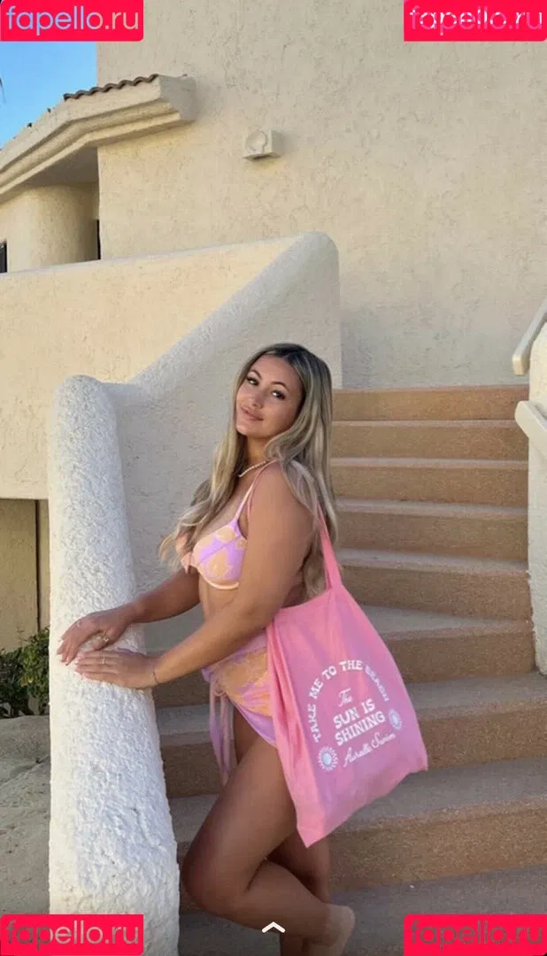 Zoe Ferguson Onlyfans Photo Gallery 