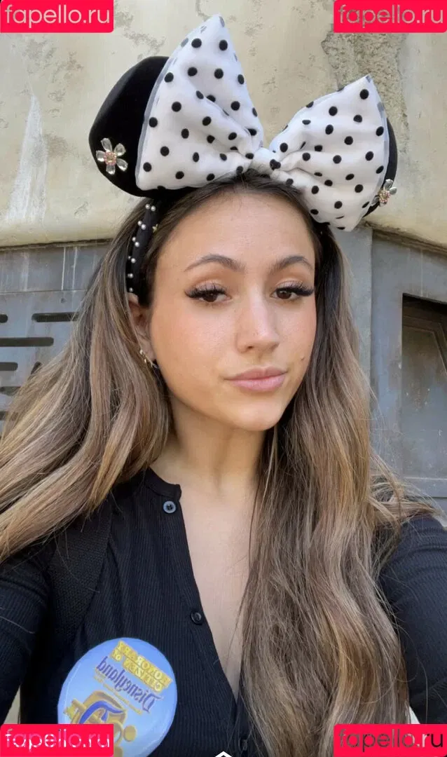 Zoe Ferguson Onlyfans Photo Gallery 
